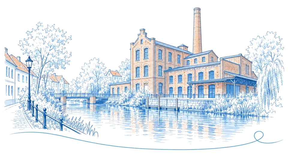 Illustration: Historische Backsteinfabrik mit Schornstein am Flussufer in Pritzwalk